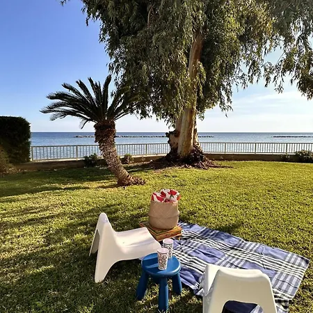 Апартаменты Melon Boutique Seafront *